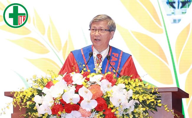 Chủ tịch Hội Tim mạch học Việt Nam Huỳnh Văn Minh phát biểu tại lễ khai mạc Đại hội Tim mạch Đông Nam Á lần thứ 27.